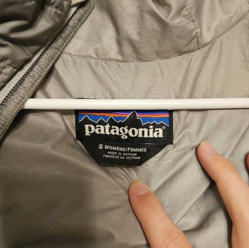 Patagonia Womens Nano Puff Hoody - Picture 2 of 4